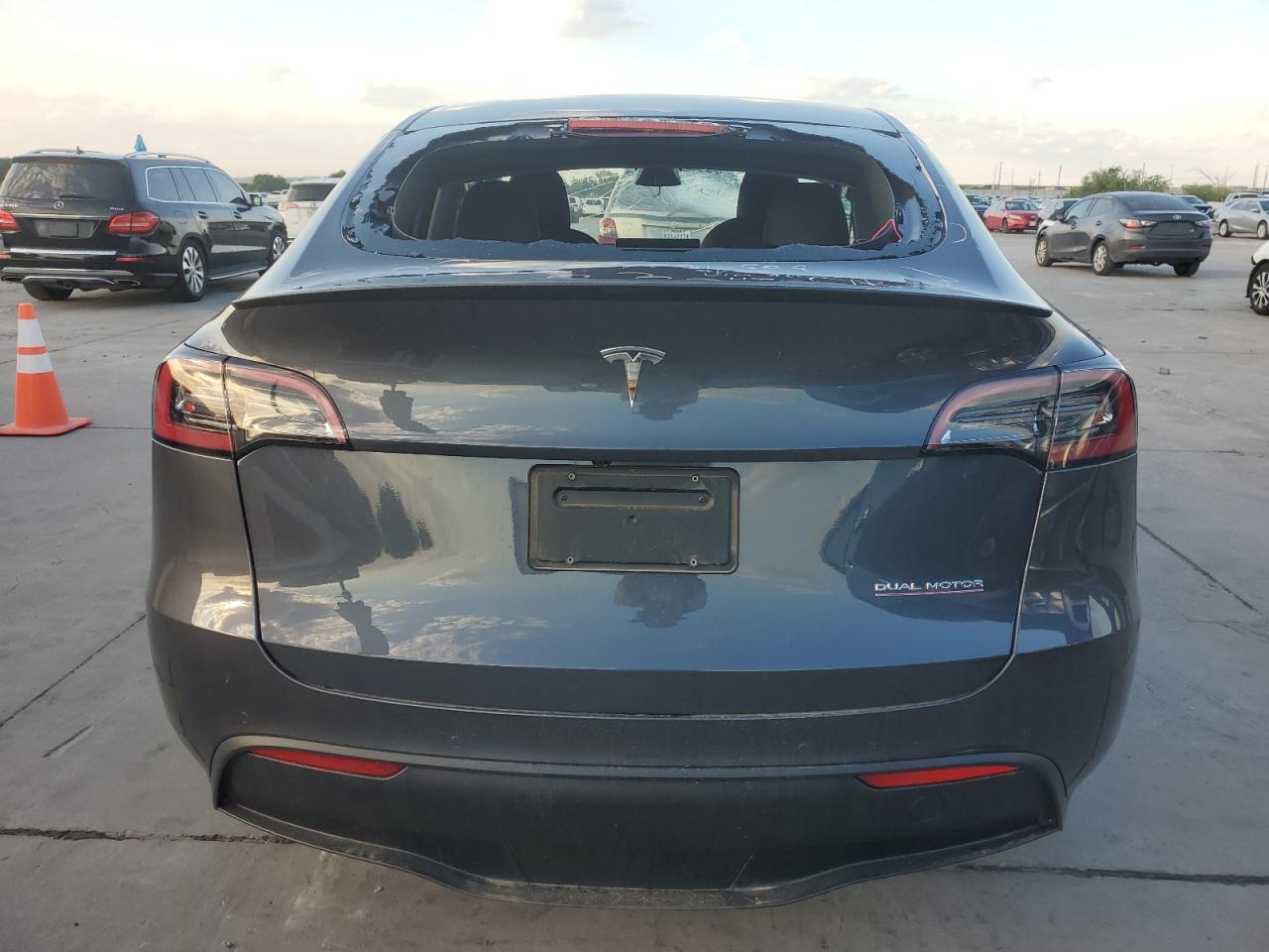 2022 TESLA MODEL Y  VIN:7SAYGDEF5NF494614