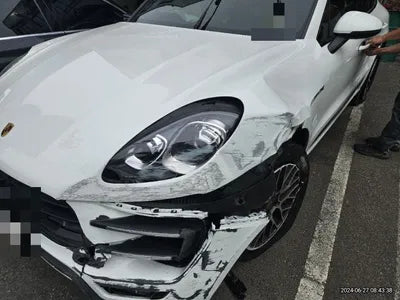 2016 Porsche Macan VIN: