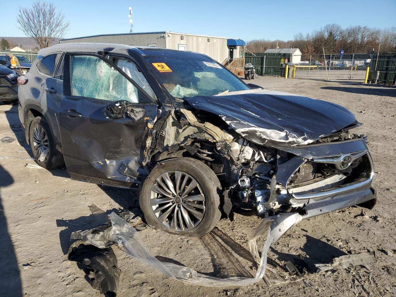 2022 TOYOTA HIGHLANDER PLATINUM VIN:5TDFZRBH0NS161461