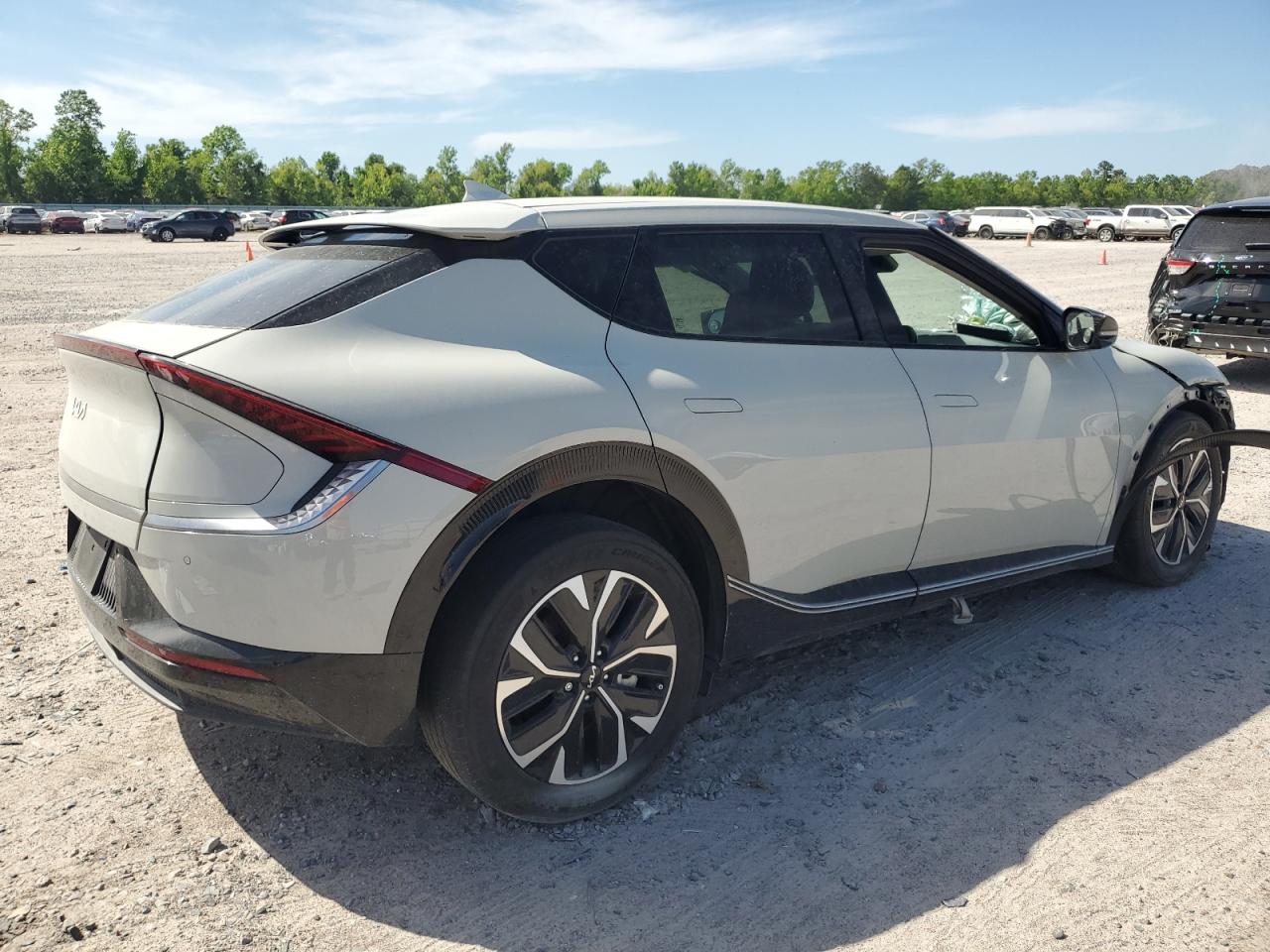 2022 KIA EV6 LIGHT VIN:KNDC34LAXN5031217