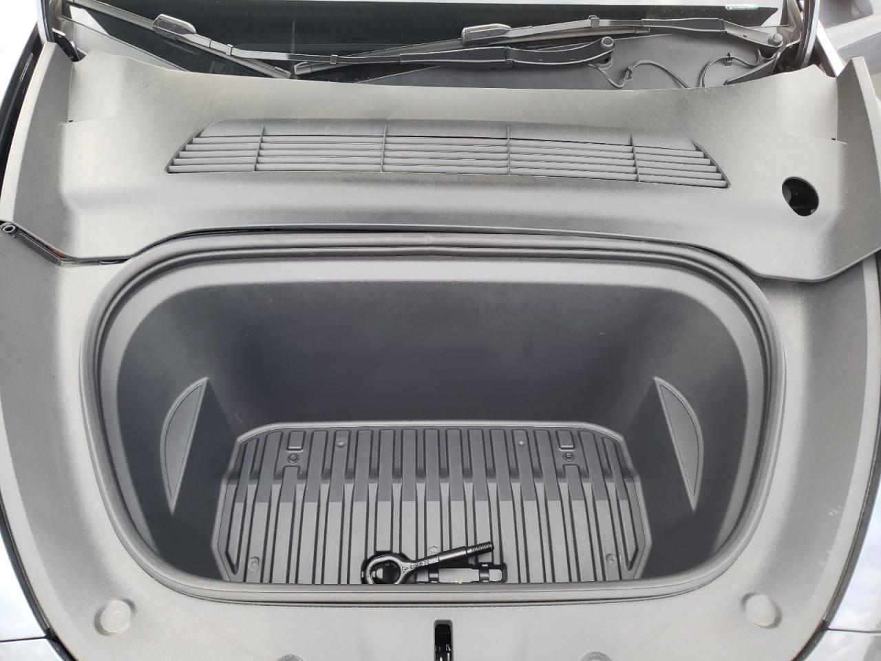2023 TESLA MODEL Y  VIN:7SAYGDEE2PA085994