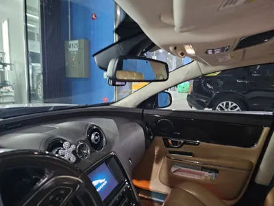 2016 Jaguar XJ VIN: