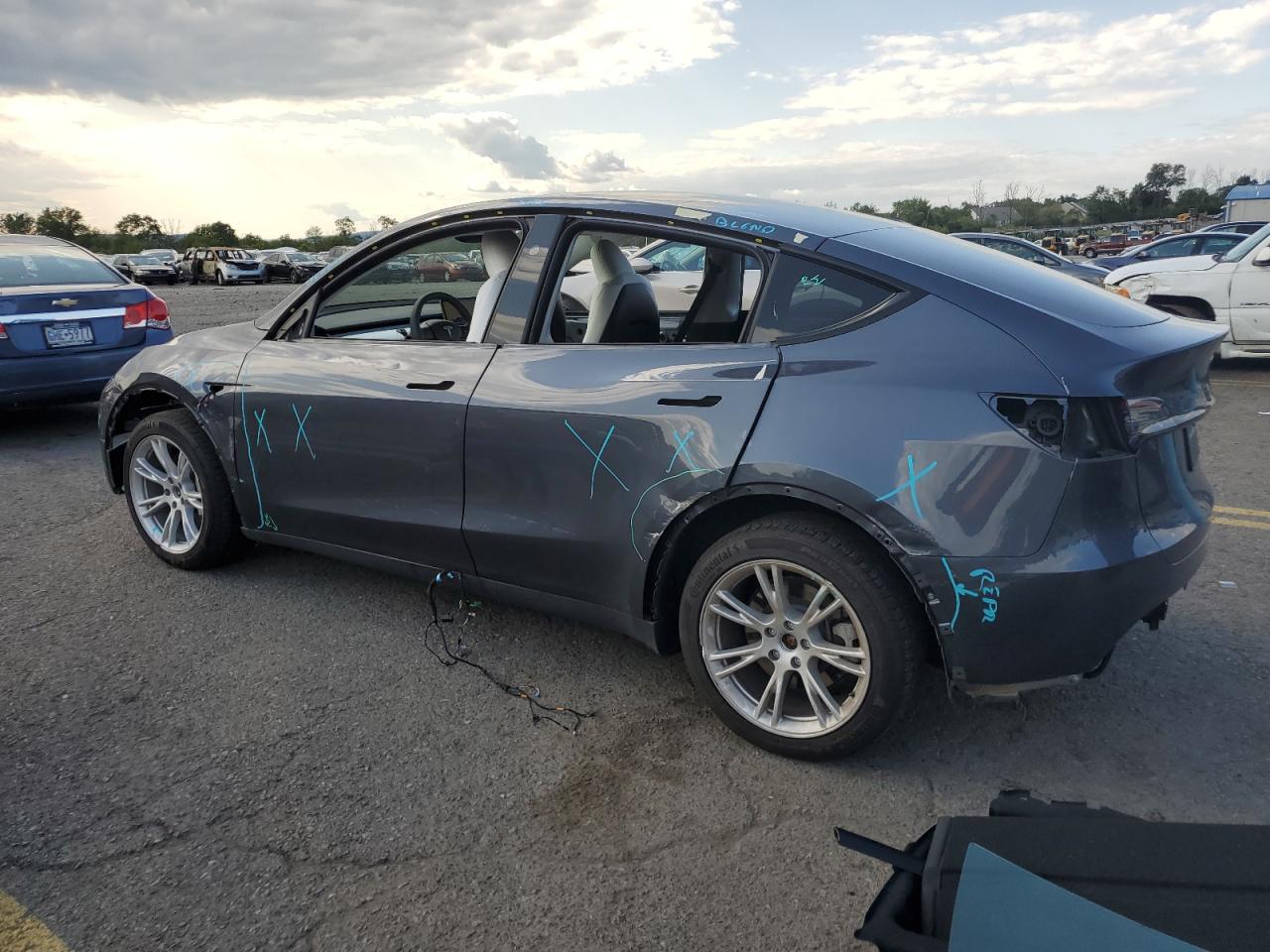 2023 TESLA MODEL Y  VIN:7SAYGDEE0PF880903