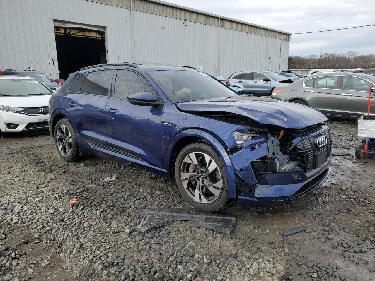 2022 AUDI E-TRON PREMIUM VIN:WA1AAAGE7NB005033