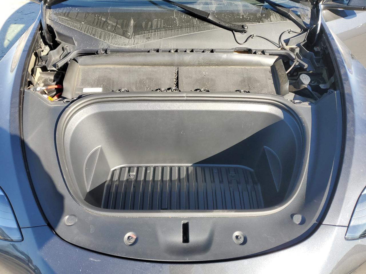 2024 TESLA MODEL Y  VIN:7SAYGDEE6RF995637