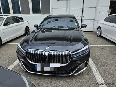 2022 BMW 740 VIN: