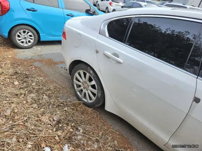 2016 Jaguar XE SAJAB4BN8GA932368 VIN:SAJAB4BN8GA932368