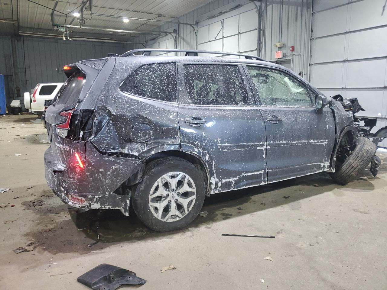 2024 SUBARU FORESTER PREMIUM VIN:JF2SKADC7RH489025