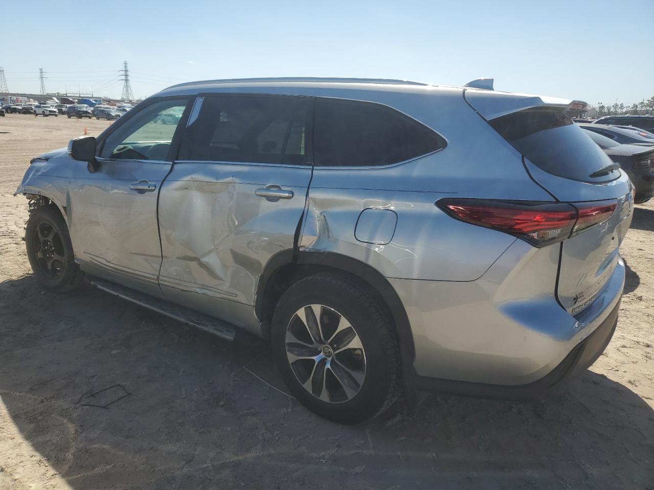 2022 TOYOTA HIGHLANDER HYBRID XLE VIN:5TDGARAH8NS515501