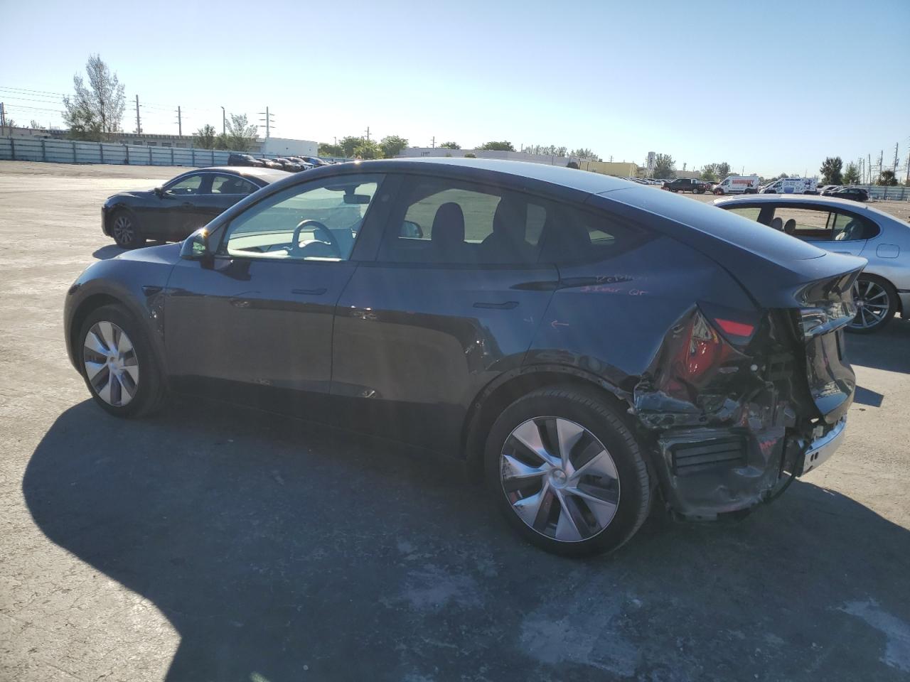 2024 TESLA MODEL Y  VIN:7SAYGDEEXRA256106