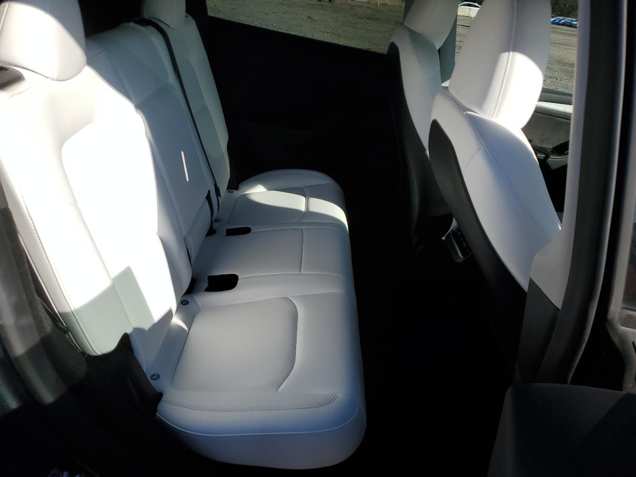 2023 TESLA MODEL Y  VIN:7SAYGDEE3PA102060