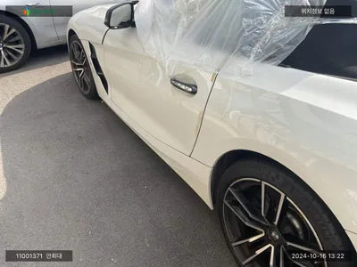 2022 BMW Z4 WBAHF7104NWX77565 VIN:WBAHF7104NWX77565