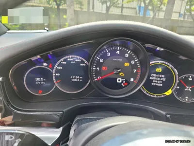 2018 Porsche Panamera VIN: