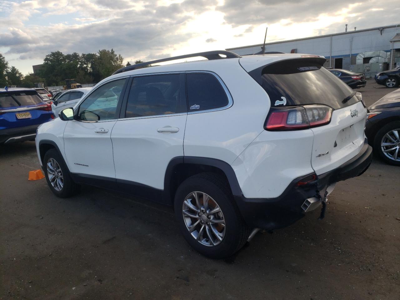 2022 JEEP CHEROKEE LATITUDE LUX VIN:1C4PJMMX5ND502285