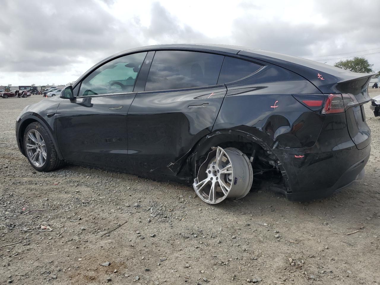 2023 TESLA MODEL Y  VIN:7SAYGAEE5PF880779