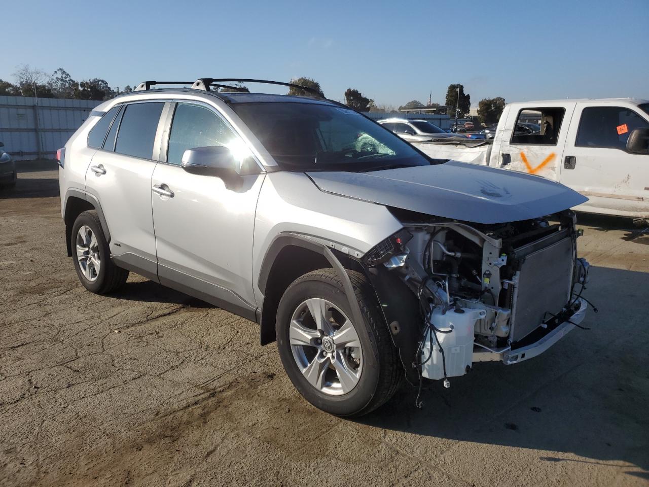 2024 TOYOTA RAV4 XLE VIN:2T3RWRFV3RW203079