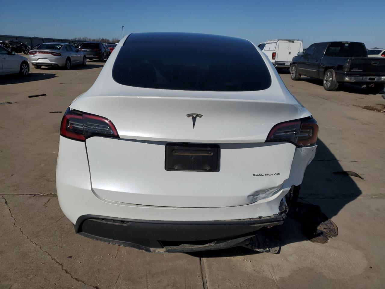 2023 TESLA MODEL Y  VIN:7SAYGDEE2PA139861