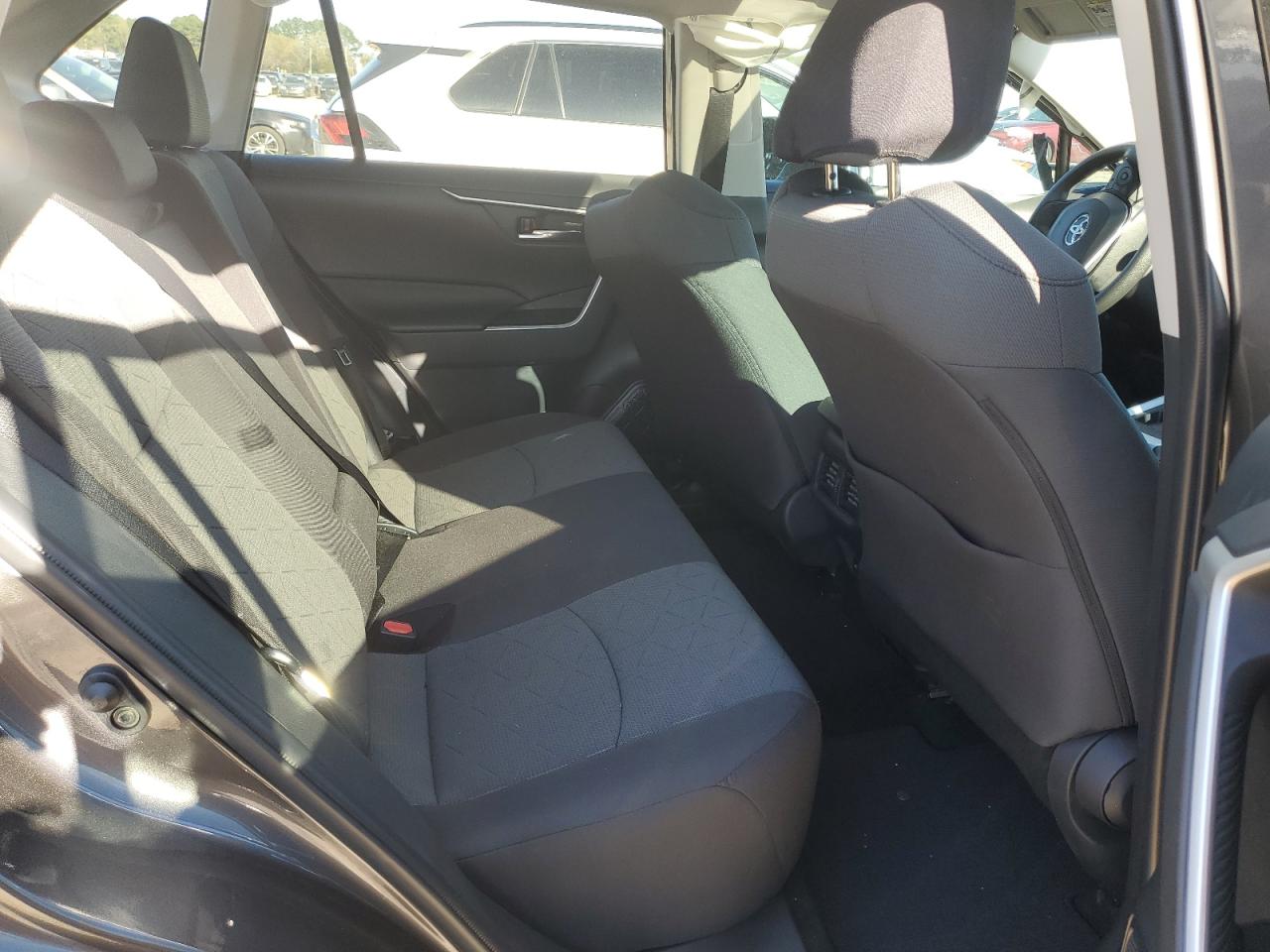 2022 TOYOTA RAV4 XLE VIN:2T3W1RFV0NC194743