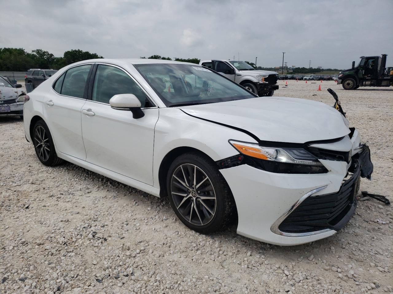 2022 TOYOTA CAMRY XLE VIN:4T1F11AK8NU703452