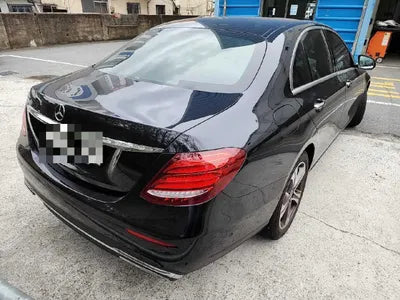 2018 Mercedes-Benz E 300 VIN: