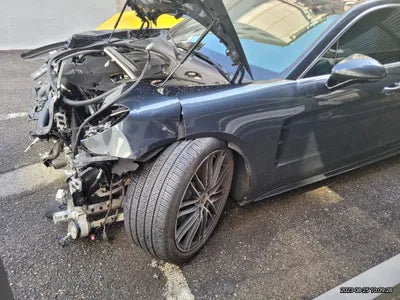 2017 Porsche Panamera VIN: