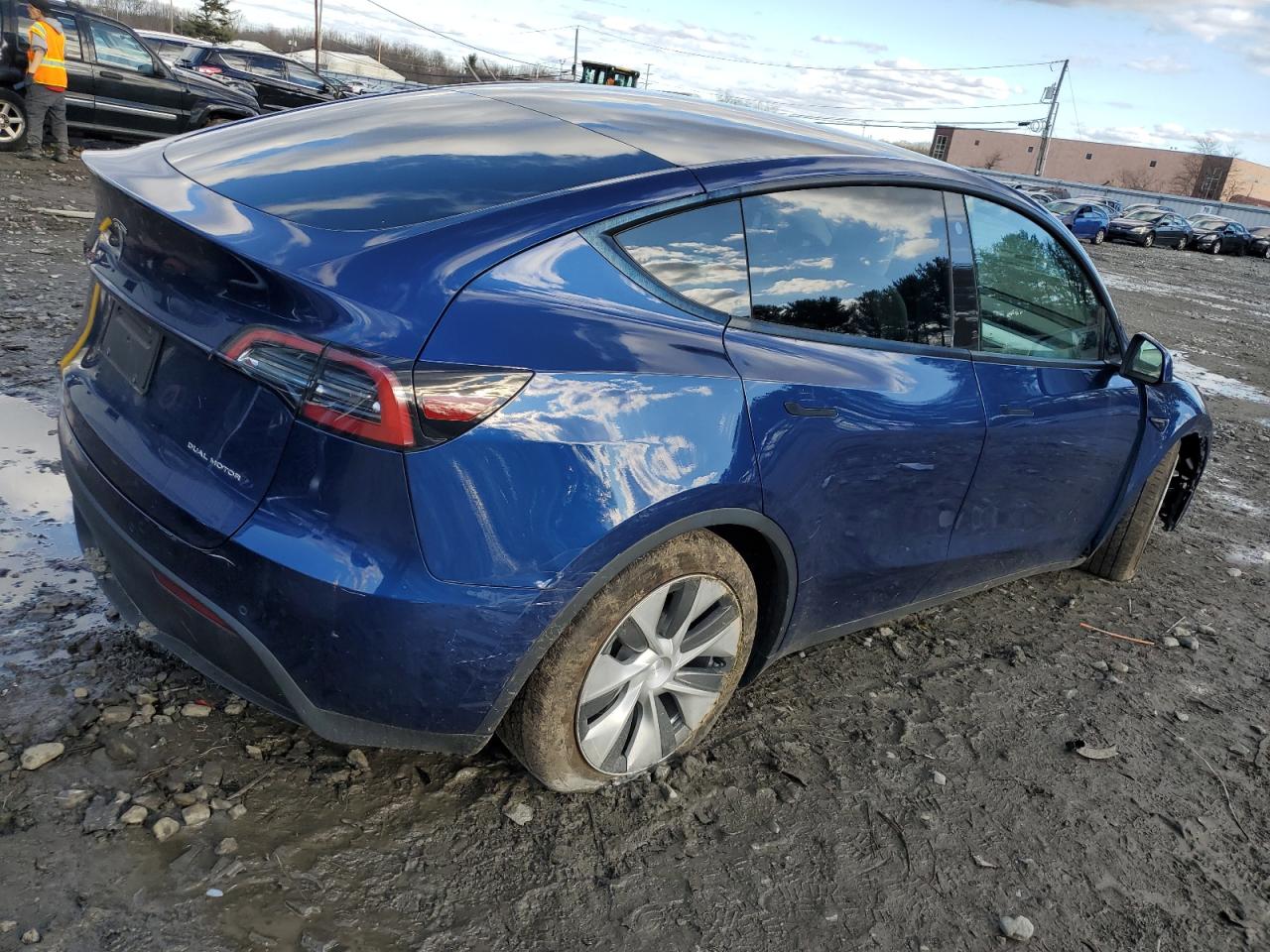 2022 TESLA MODEL Y  VIN:7SAYGDEE1NF438418