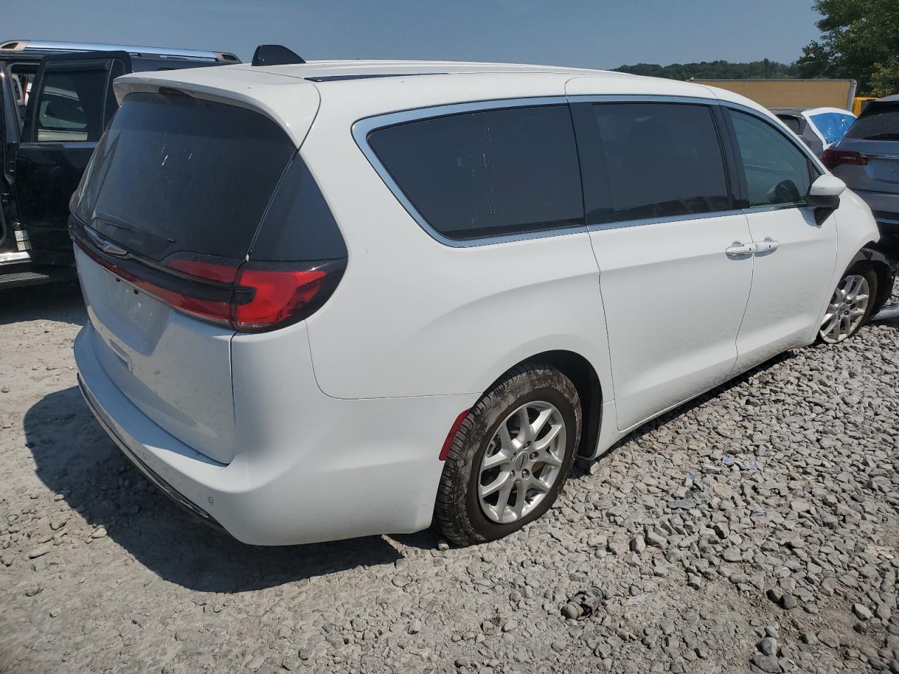 2023 CHRYSLER PACIFICA TOURING L VIN:2C4RC1BG2PR587218