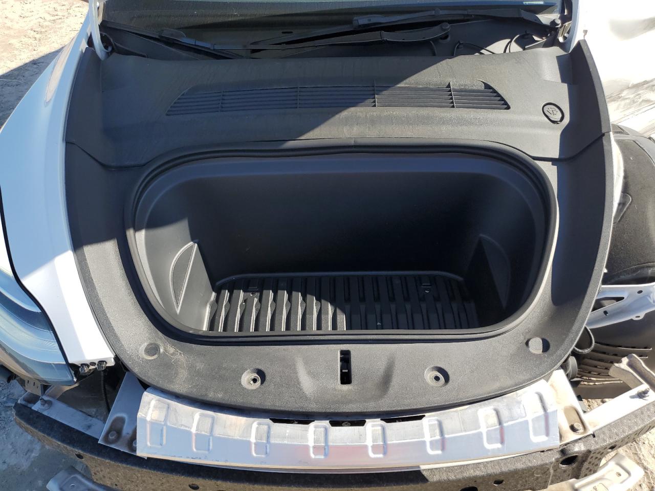 2023 TESLA MODEL Y  VIN:7SAYGDEE4PA071028