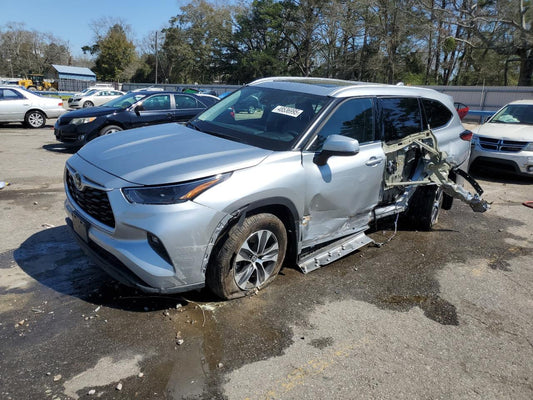 2022 TOYOTA HIGHLANDER XLE VIN:5TDGZRAH3NS131604