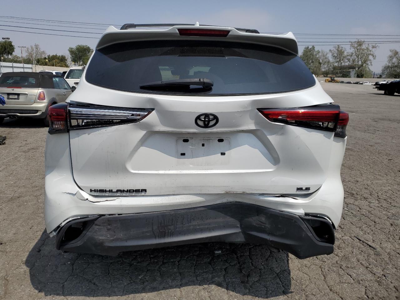 2022 TOYOTA HIGHLANDER XLE VIN:5TDHZRAHXNS098363