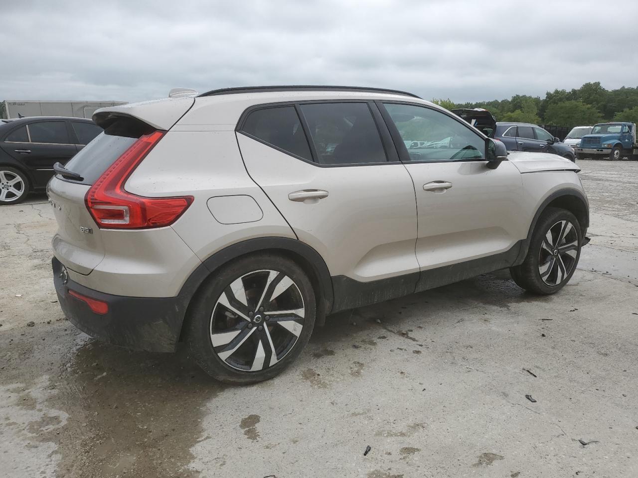 2024 VOLVO XC40 ULTIMATE VIN:YV4L12UM1R2281761