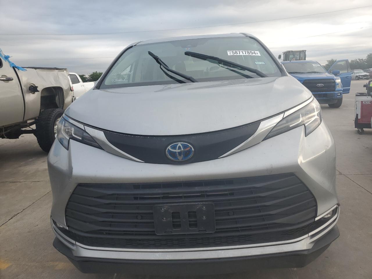 2022 TOYOTA SIENNA XLE VIN:5TDJRKEC1NS119821