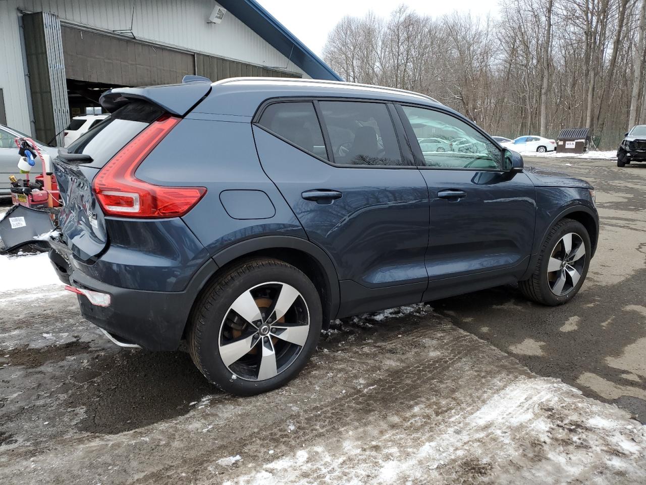 2022 VOLVO XC40 T5 MOMENTUM VIN:YV4162UK2N2698887