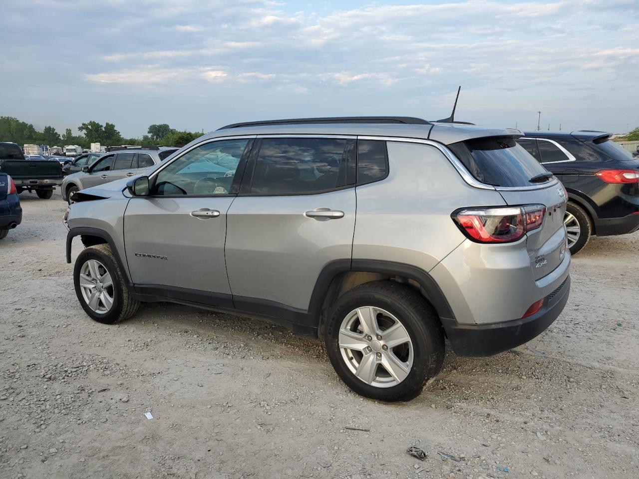 2022 JEEP COMPASS LATITUDE VIN:3C4NJDBBXNT131715