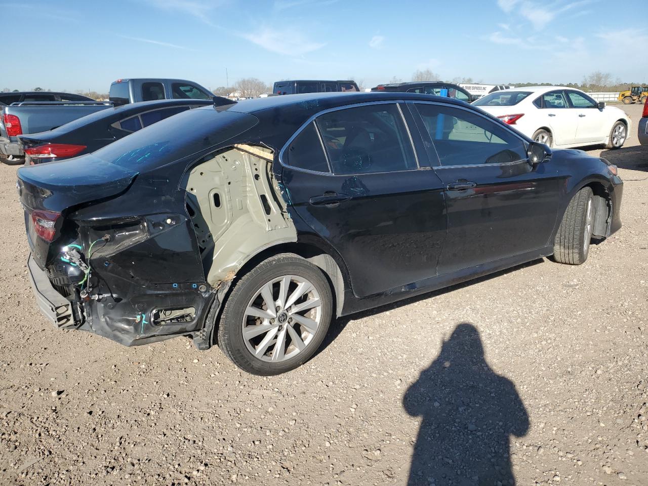 2022 TOYOTA CAMRY LE VIN:4T1C11AK0NU642018