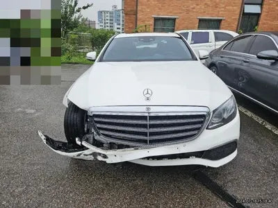 2016 Mercedes-Benz E 220 VIN:
