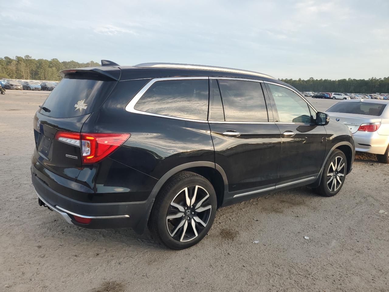 2022 HONDA PILOT TOURING VIN:5FNYF5H65NB022897