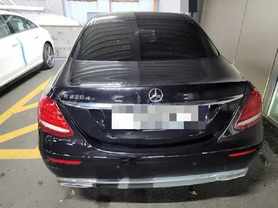 2018 Mercedes-Benz E 220 VIN: