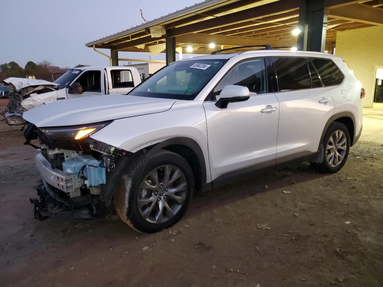 2024 TOYOTA GRAND HIGHLANDER XLE VIN:5TDAAAA59RS000526