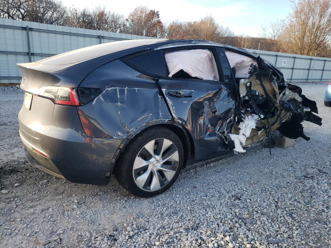 2023 TESLA MODEL Y  VIN:7SAYGAEE5PF588999