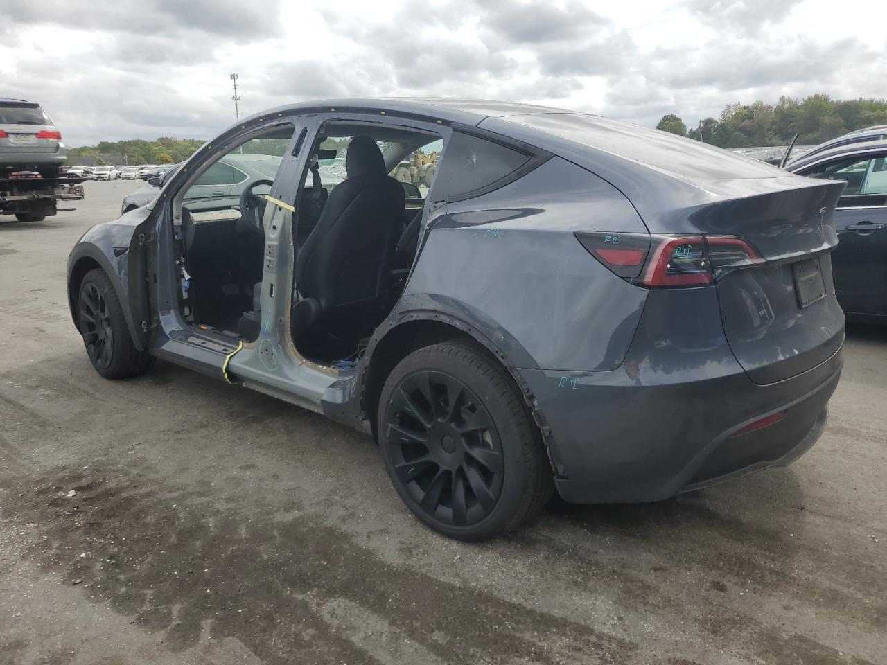 2023 TESLA MODEL Y  VIN:7SAYGDEE6PA043036