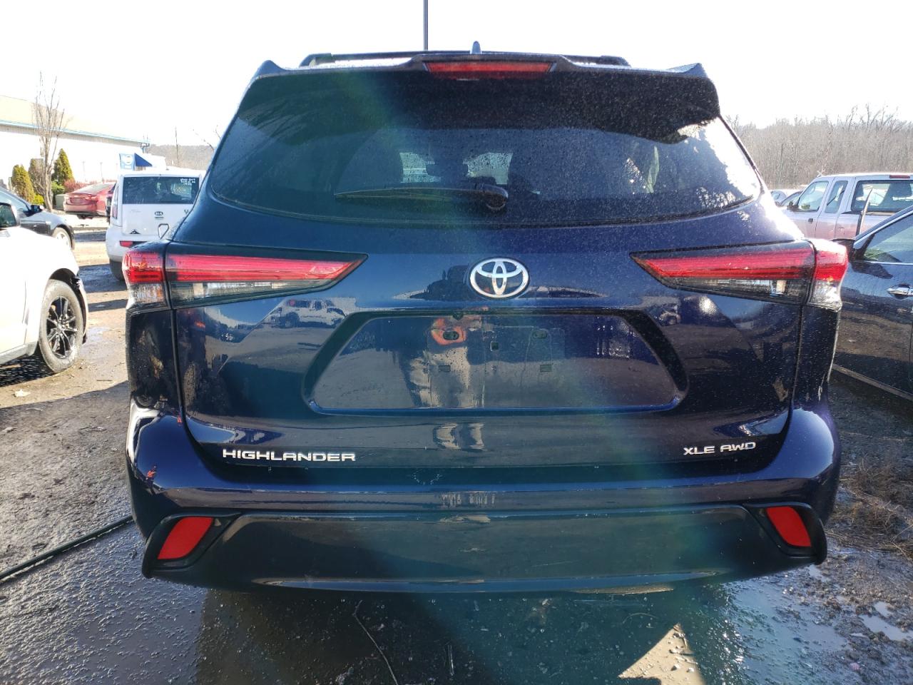 2022 TOYOTA HIGHLANDER XLE VIN:5TDHZRBH5NS173274