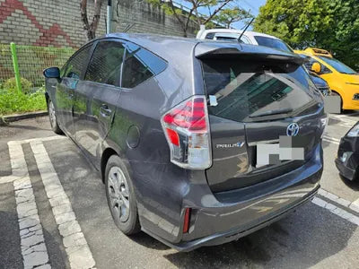 2015 Toyota Prius v VIN: