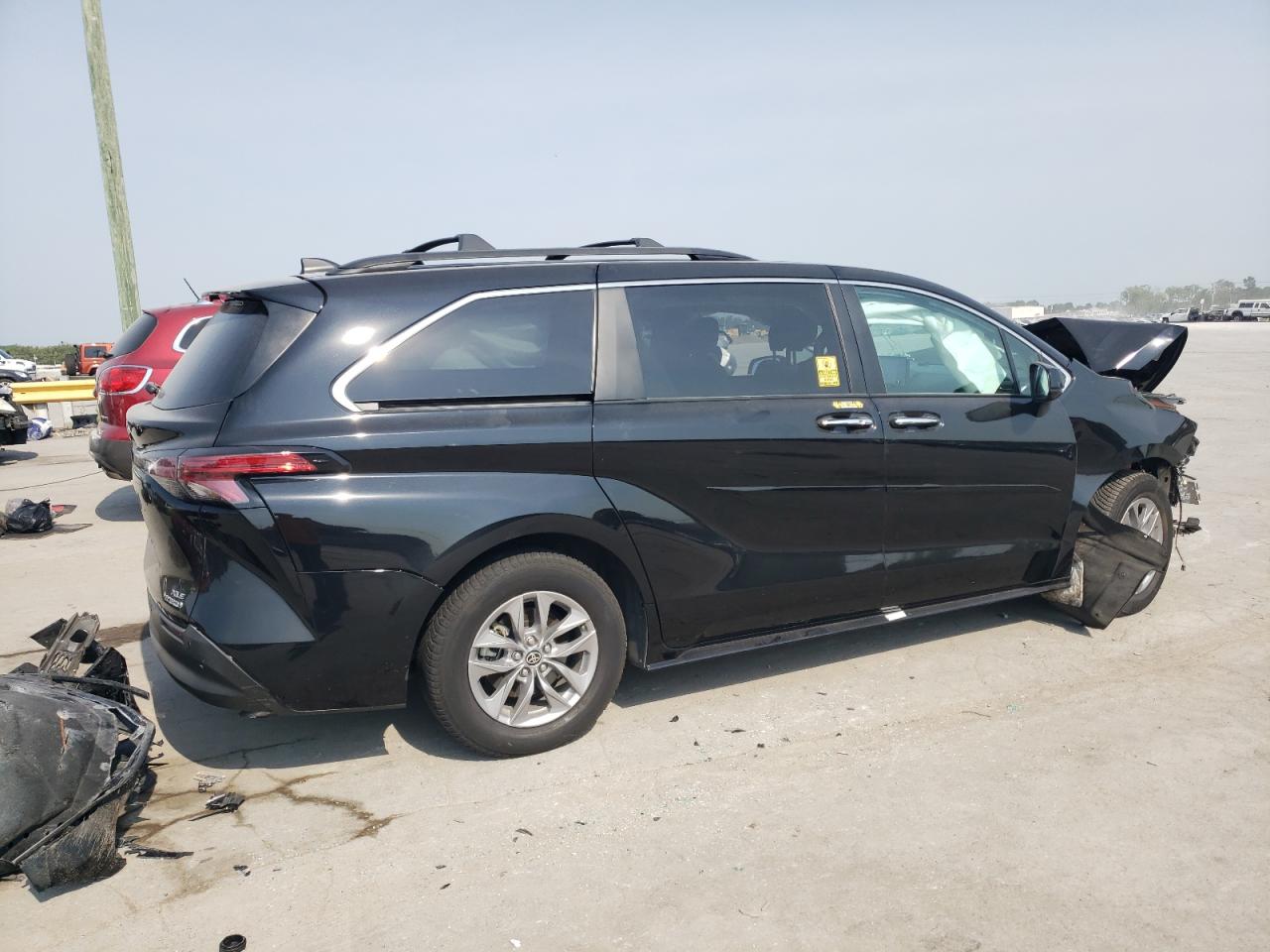 2022 TOYOTA SIENNA XLE VIN:5TDYSKFC3NS062295