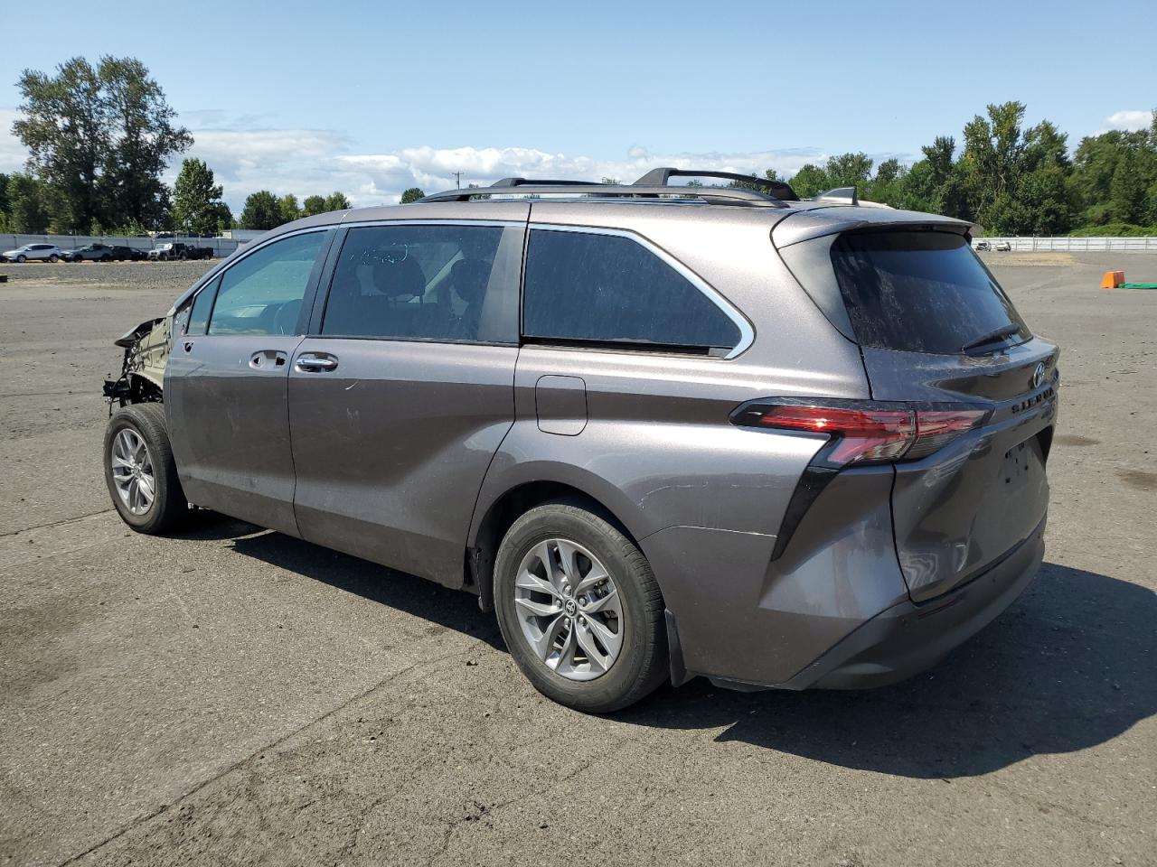 2022 TOYOTA SIENNA XLE VIN:5TDYRKEC6NS091450