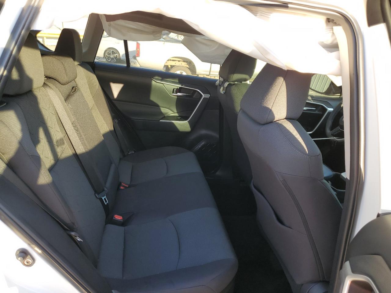 2024 TOYOTA RAV4 XLE VIN:4T3RWRFV3RU131302