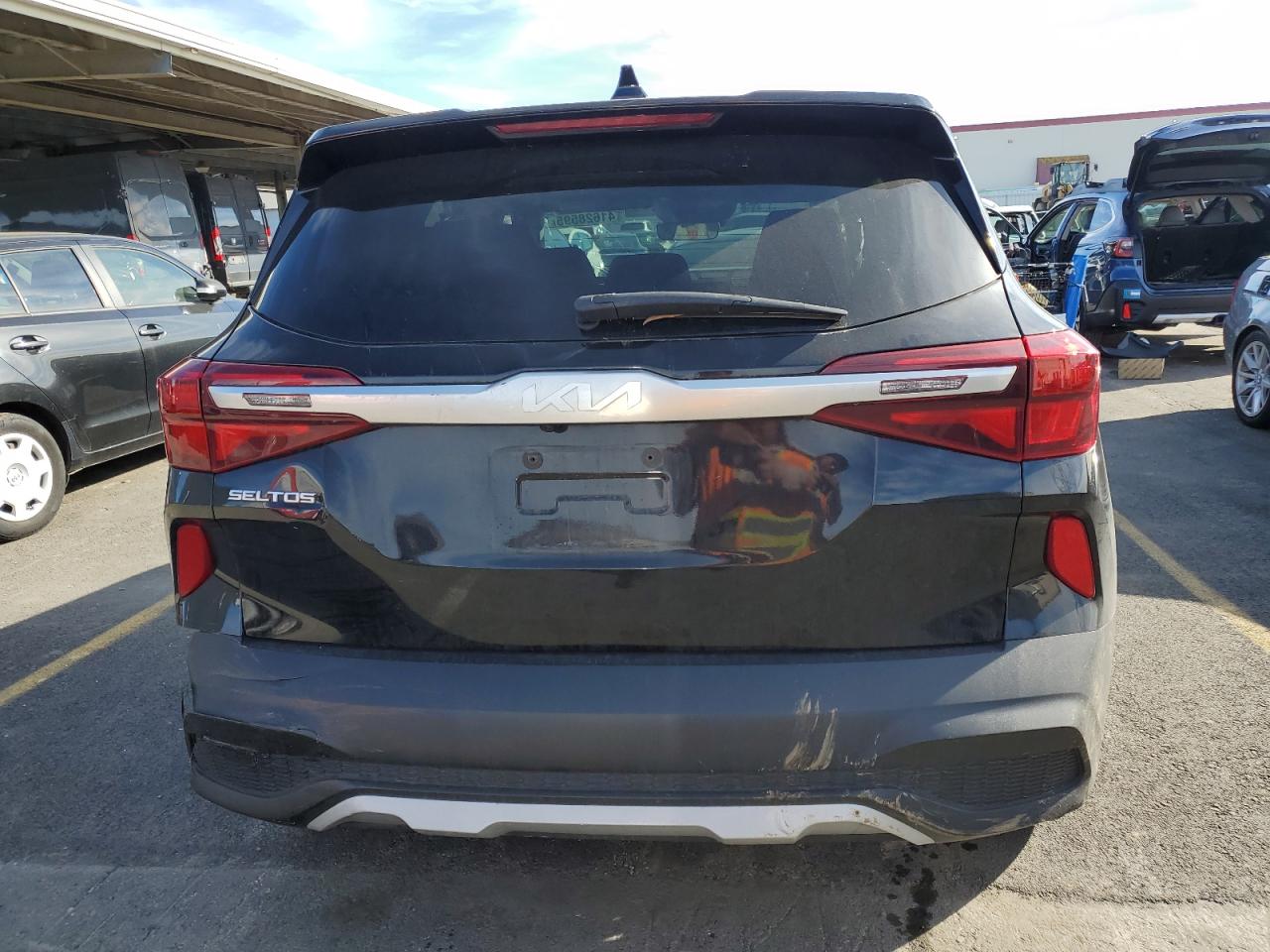 2023 KIA SELTOS LX VIN:1J4NF1GB4BD187900