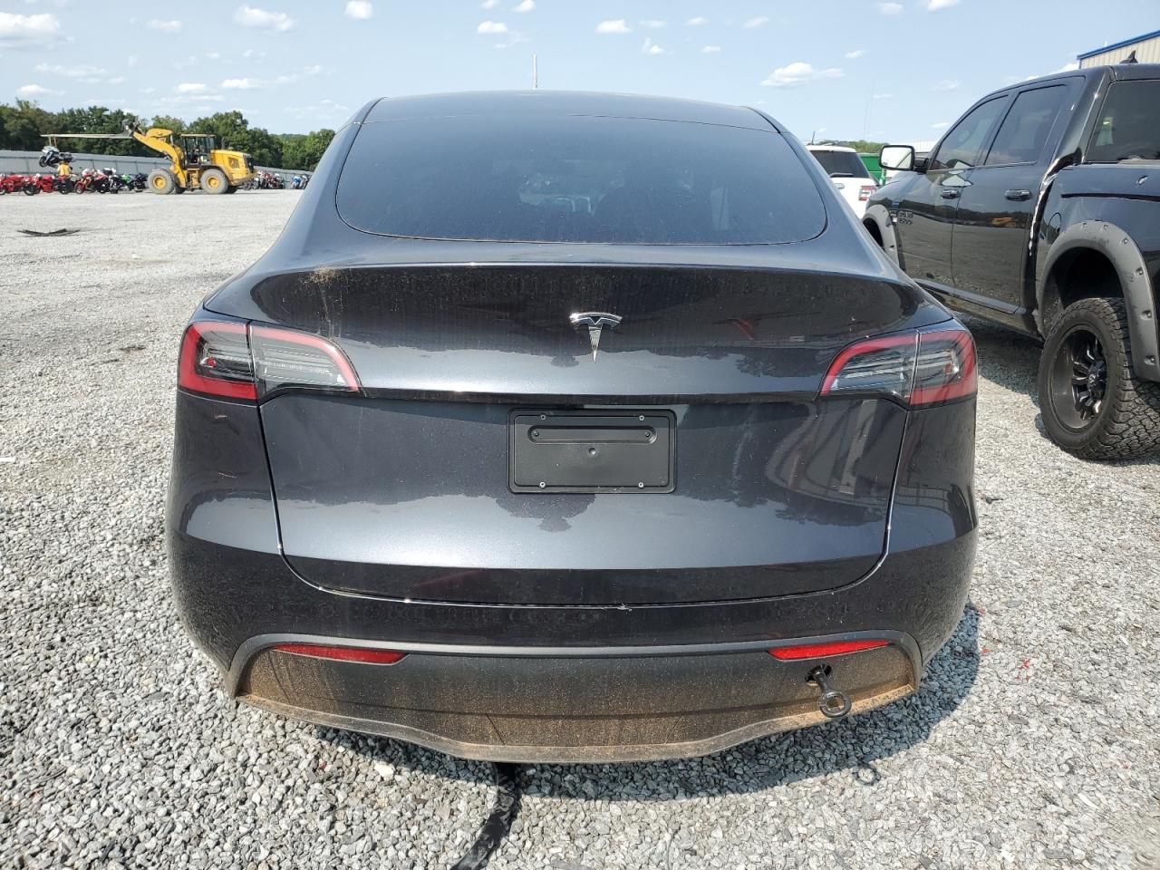 2024 TESLA MODEL Y  VIN:7SAYGDEDXRF098909