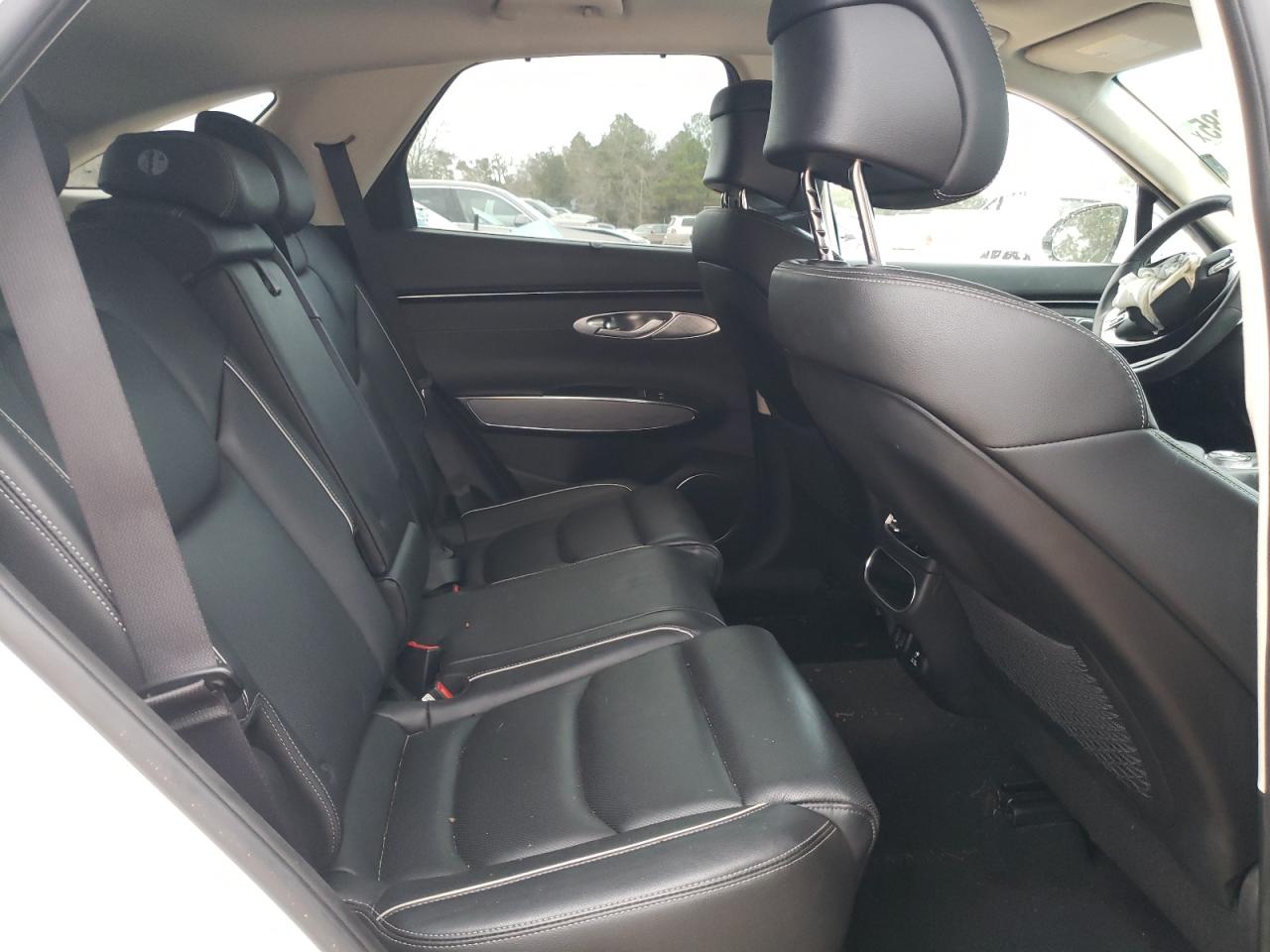 2022 GENESIS GV70 BASE VIN:KMUMADTB4NU061075