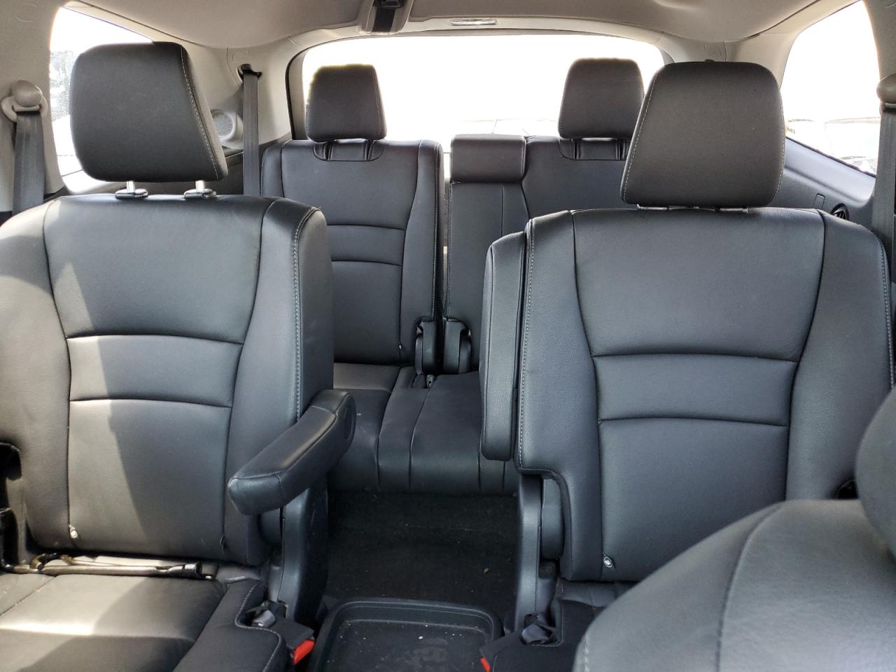 2022 HONDA PILOT TOURING VIN:5FNYF6H62NB057161